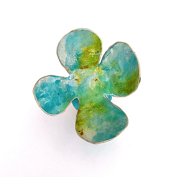 Bague réglable en forme de fleur à 4 pétales en bronze et pignent acrylique turquoise et vert.