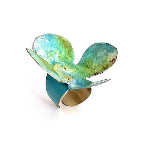 Grande bague réglable fleur à 4 pétales en bronze et pignent acrylique turquoise et vert.