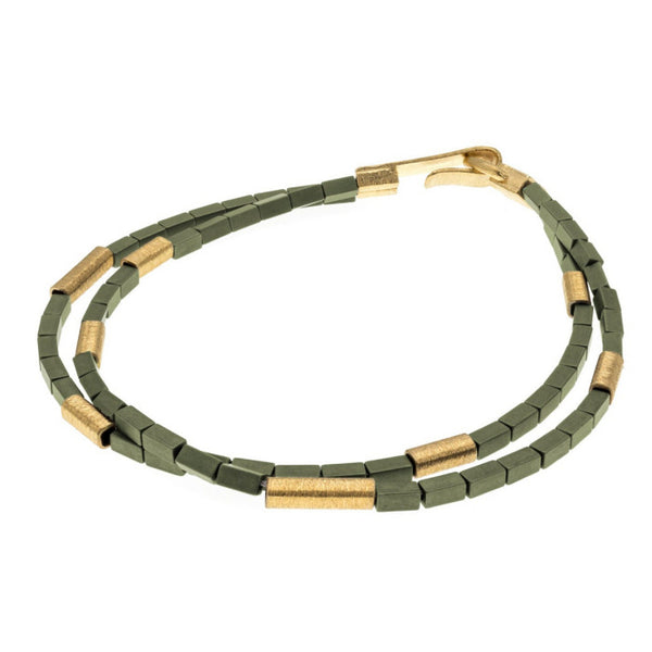 Bracelet double rangs perles hématites rectangulaires vertes et perles argent doré
