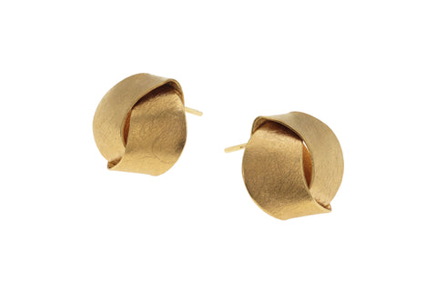 Boucles d'oreilles formées de deux éléments entrelacés en argent plaqué or jaune 